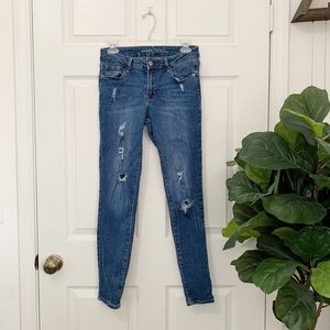 🌿 Old Navy Distressed Rockstar Skinny Jeans